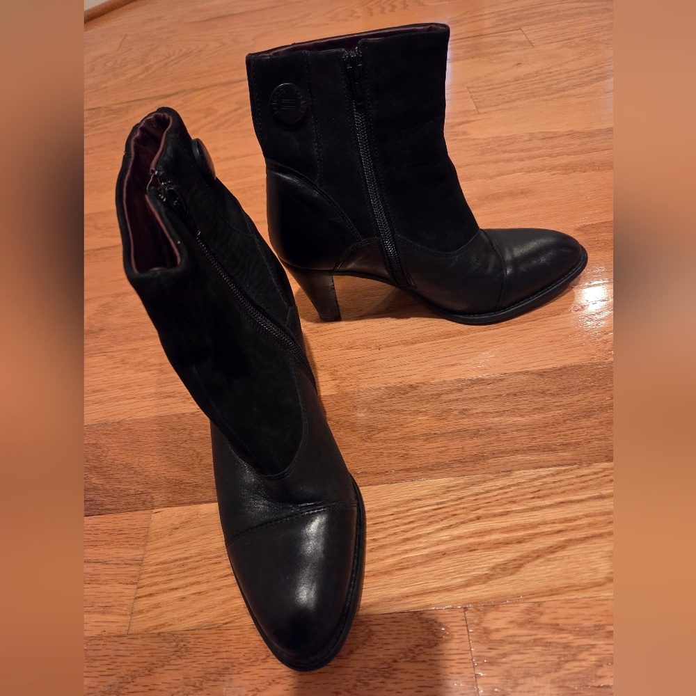 leather and suede, worn 1 Time, perfect condition